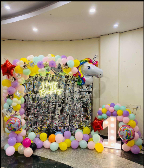 Shimmer Silver Sequin Unicorn Decor décor